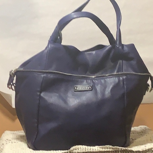 Kenneth Cole Reaction Handbags - ❤️4 for 25❤️ Kenneth Cole Reaction Handbag